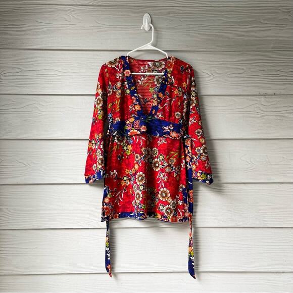 Becca By Rebecca Tie At Back Deep V Floral Top.-CA4 - Picture 3 of 9